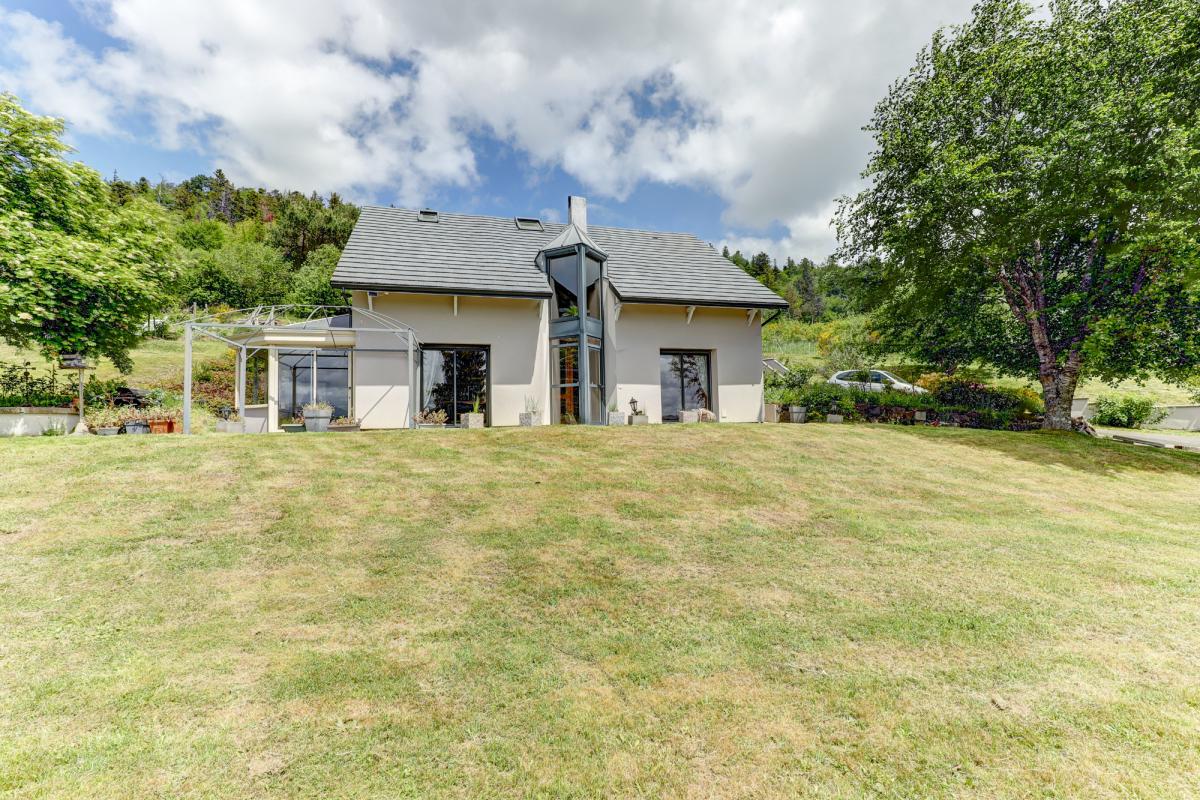 Aydat – Maison 7 pièces - vue exceptionnelle sur le massif du Sancy