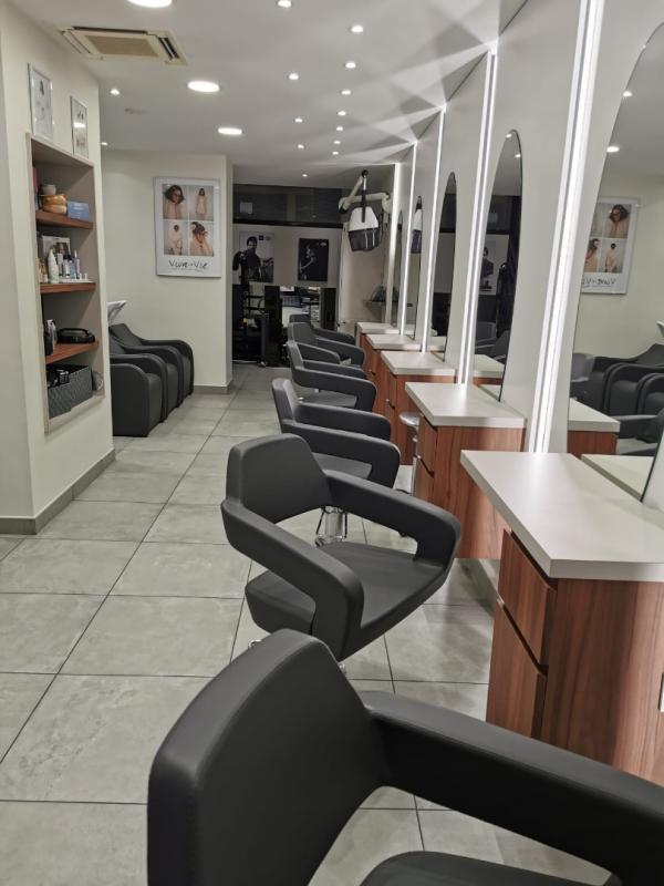 Dax, Vente salon de coiffure