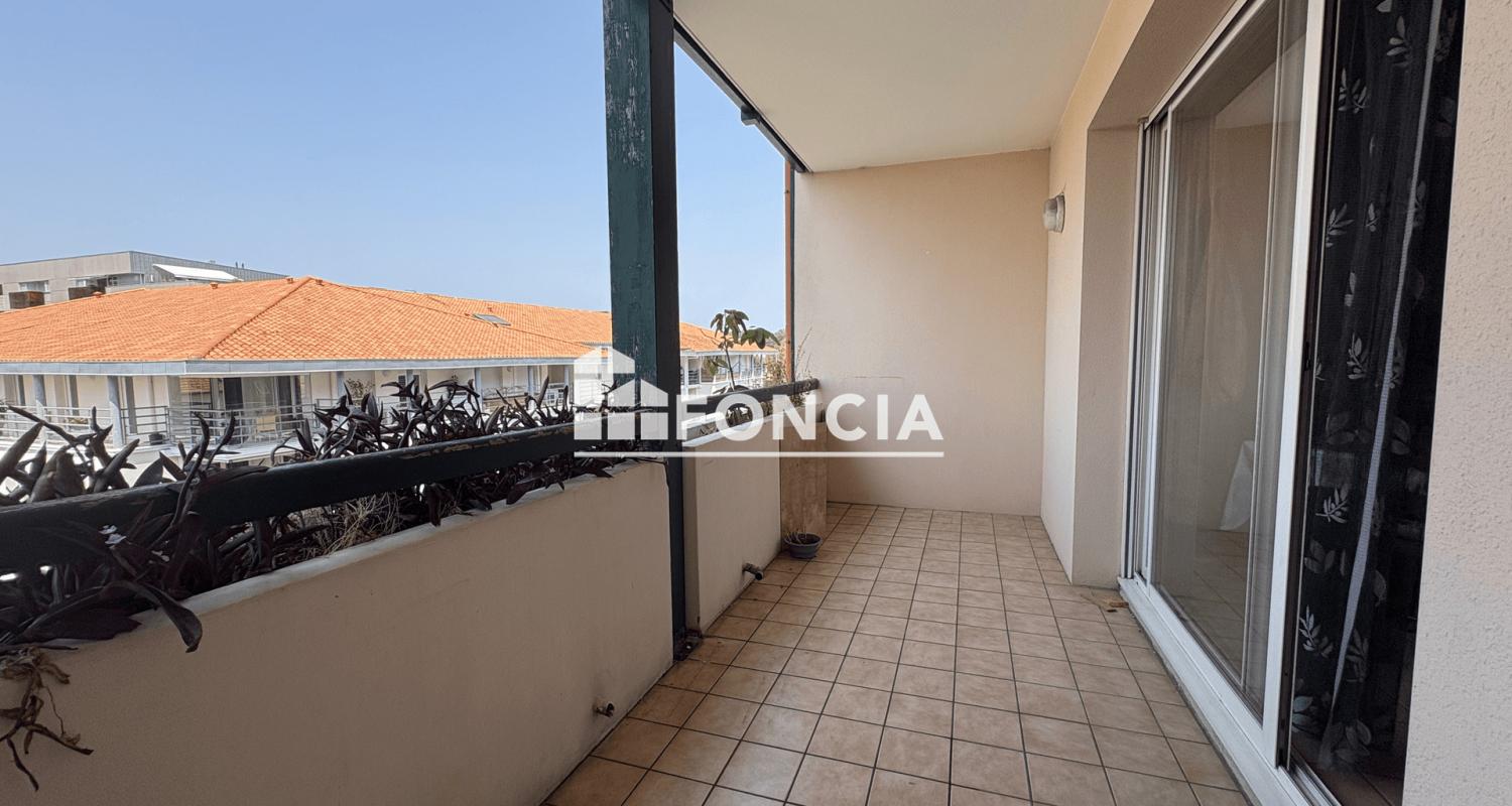 Bayonne Allées Marines - T2 45m² vue Adour balcon parking cave étage élevé