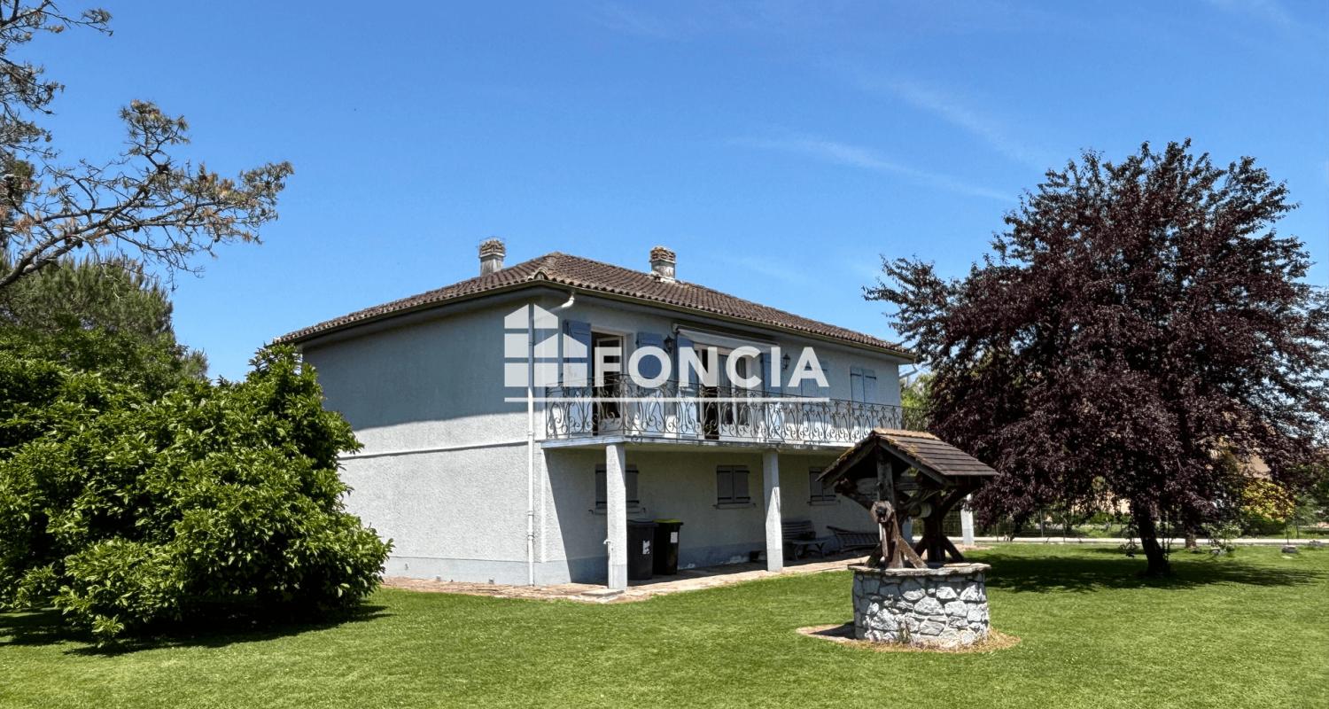 Maison familiale des années 70 au calme - MASLACQ