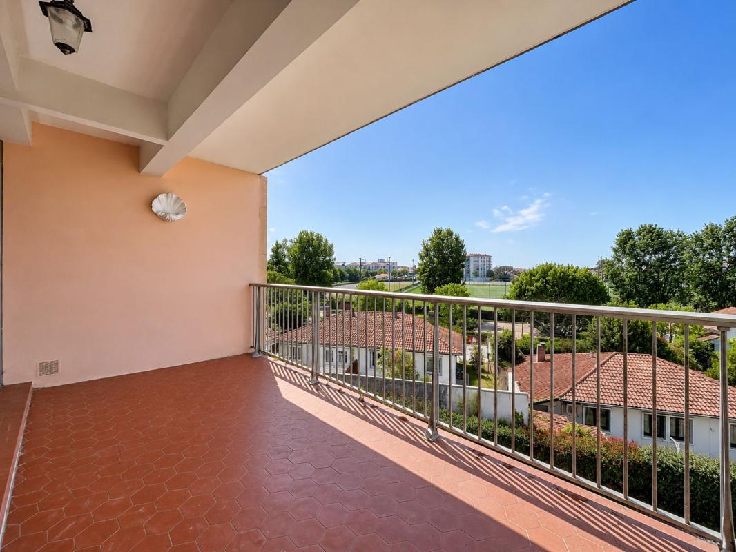 BIARRITZ – APPARTEMENT T4 AVEC GRANDE TERRASSE ET GARAGE EN OPTION