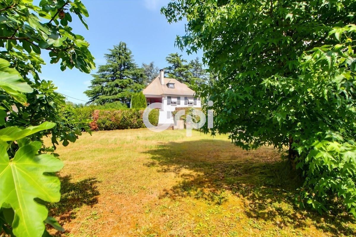 Propriété familiale avec parc arboré de 3 890 m² à Moumour