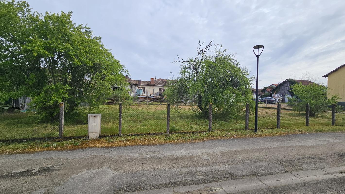 Terrain constructible 516 m² – Brocas – Proche école et commodités