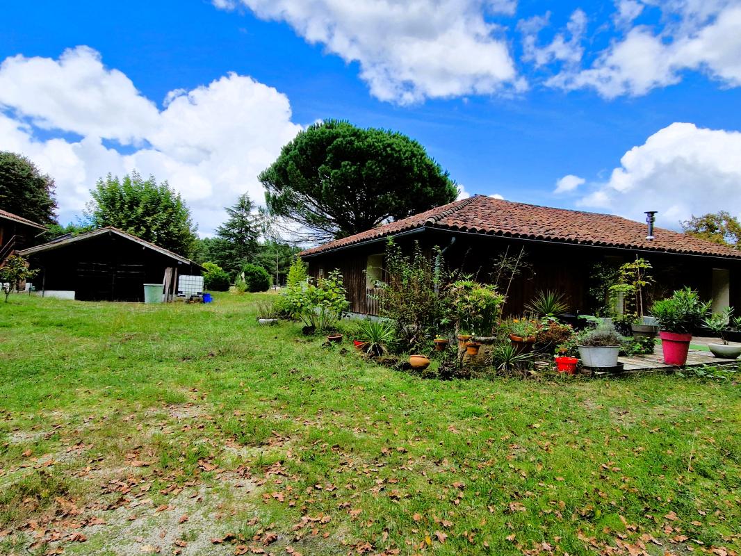 AIRIAL LANDAIS – 1,7 HA – 2 HABITATIONS – 12 BOX – ONESSE-LAHARIE