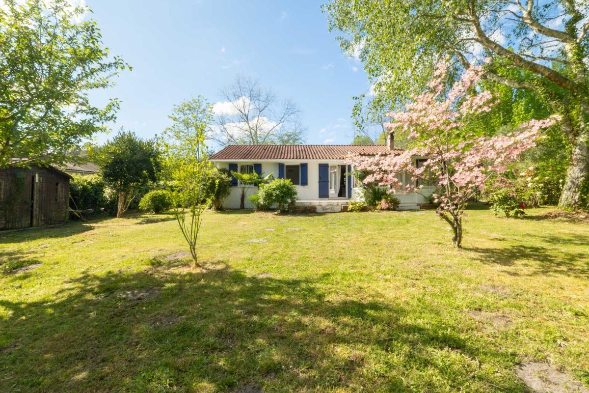 Maison plain-pied 3 chambres avec terrain piscinable – Josse