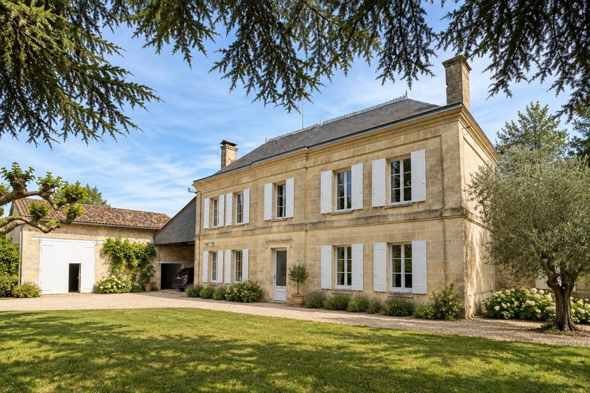 PUISSEGUIN MAISON DE MAITRE