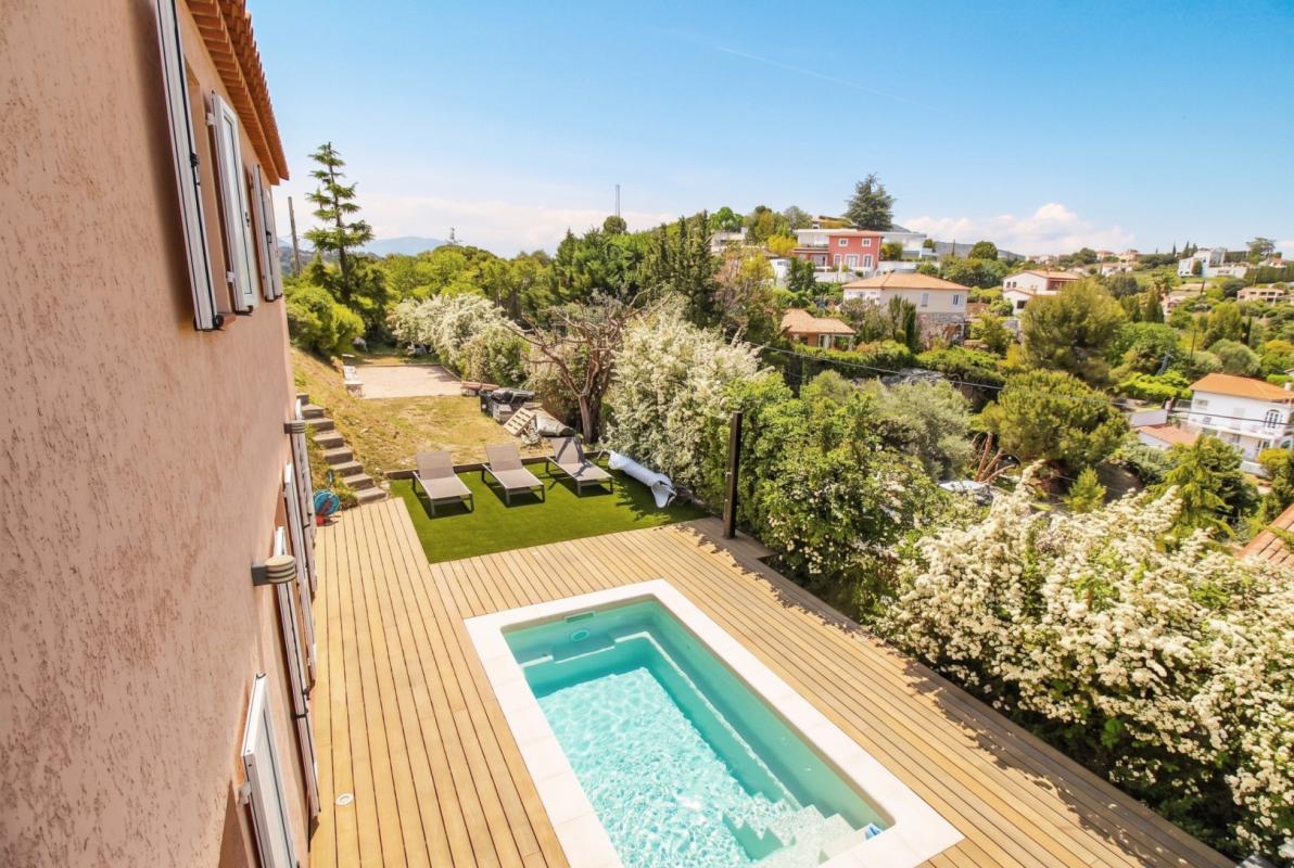MAISON INDIVIDUELLE RÉCENTE - Secteur SAINT-PIERRE DE FÉRIC / COSTIÈRES - VUE DÉGAGÉE ET CALME avec PISCINE
