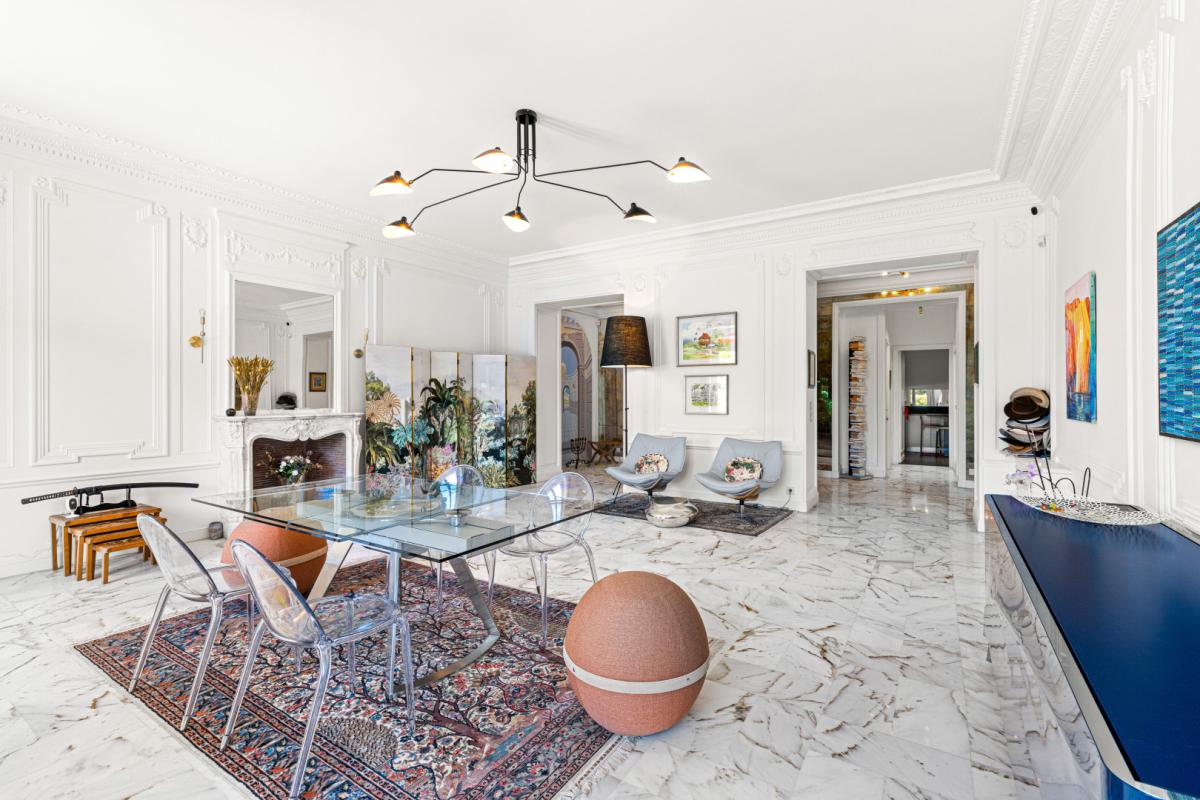 Nice - Cimiez - Magnifique 4 pièces de 187 m² avec terrasse dans une résidence avec parc et gardien