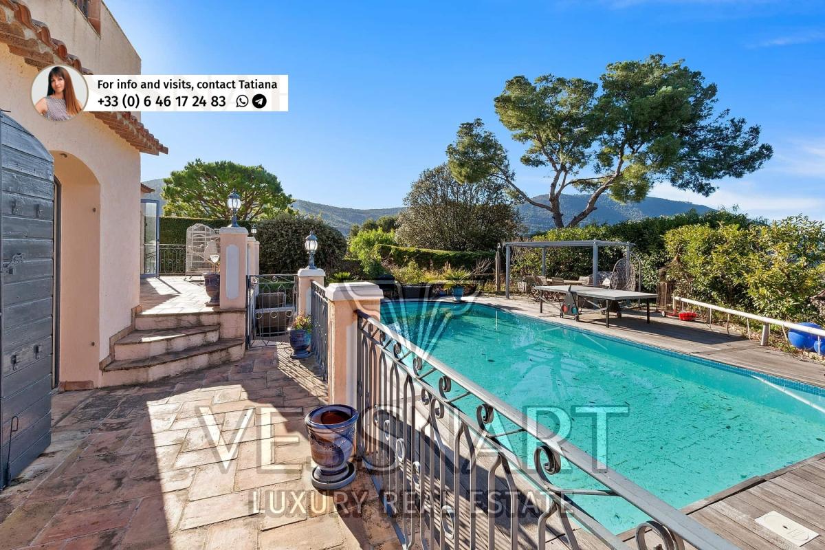 Villa de charme avec piscine dans un domaine