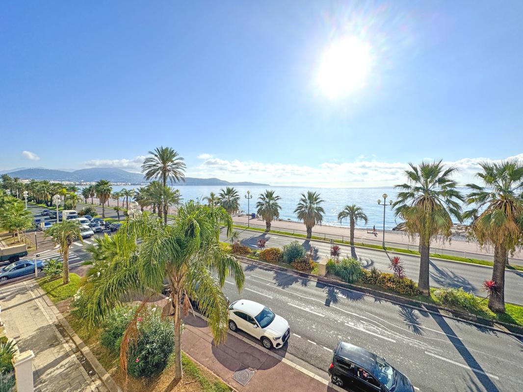 3 pièces avec terrasse-loggia vue mer-Promenade des Anglais