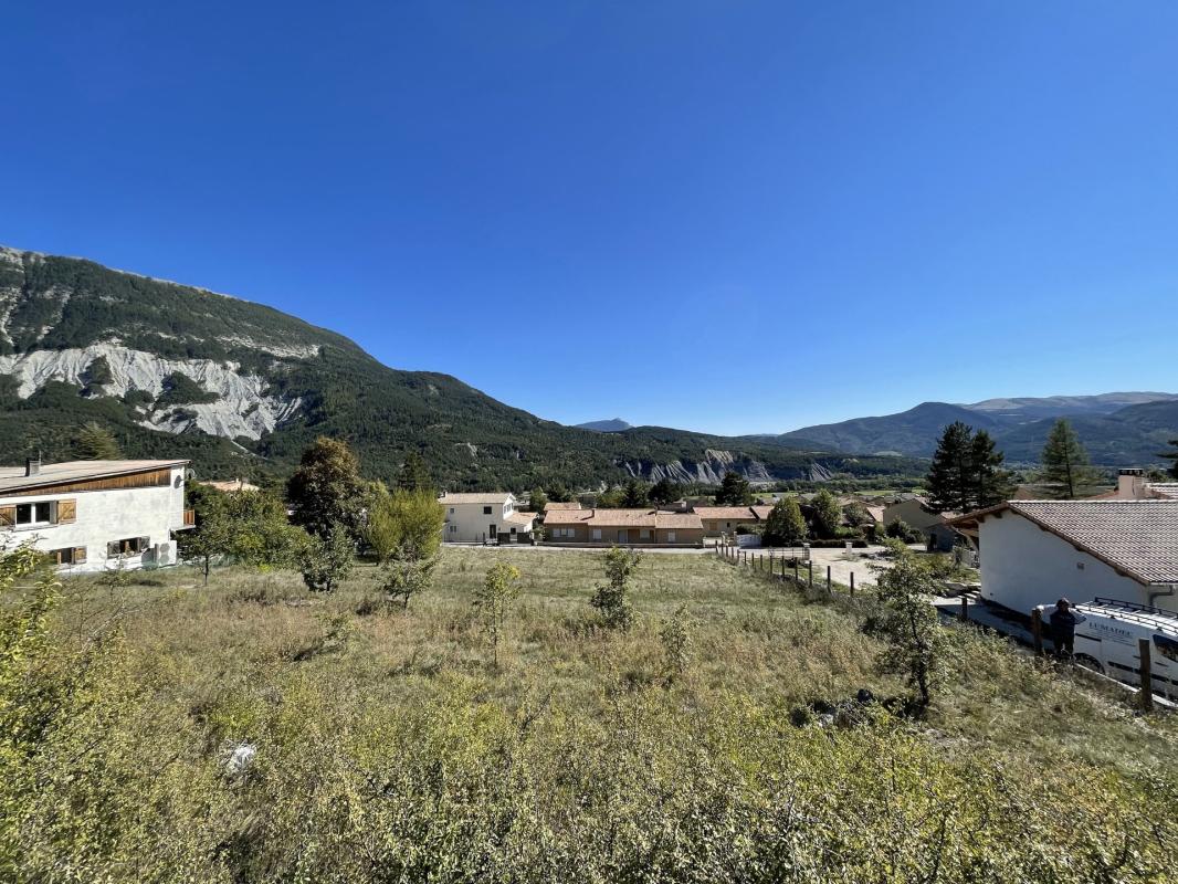 Terrain constructible plat proche Verdon