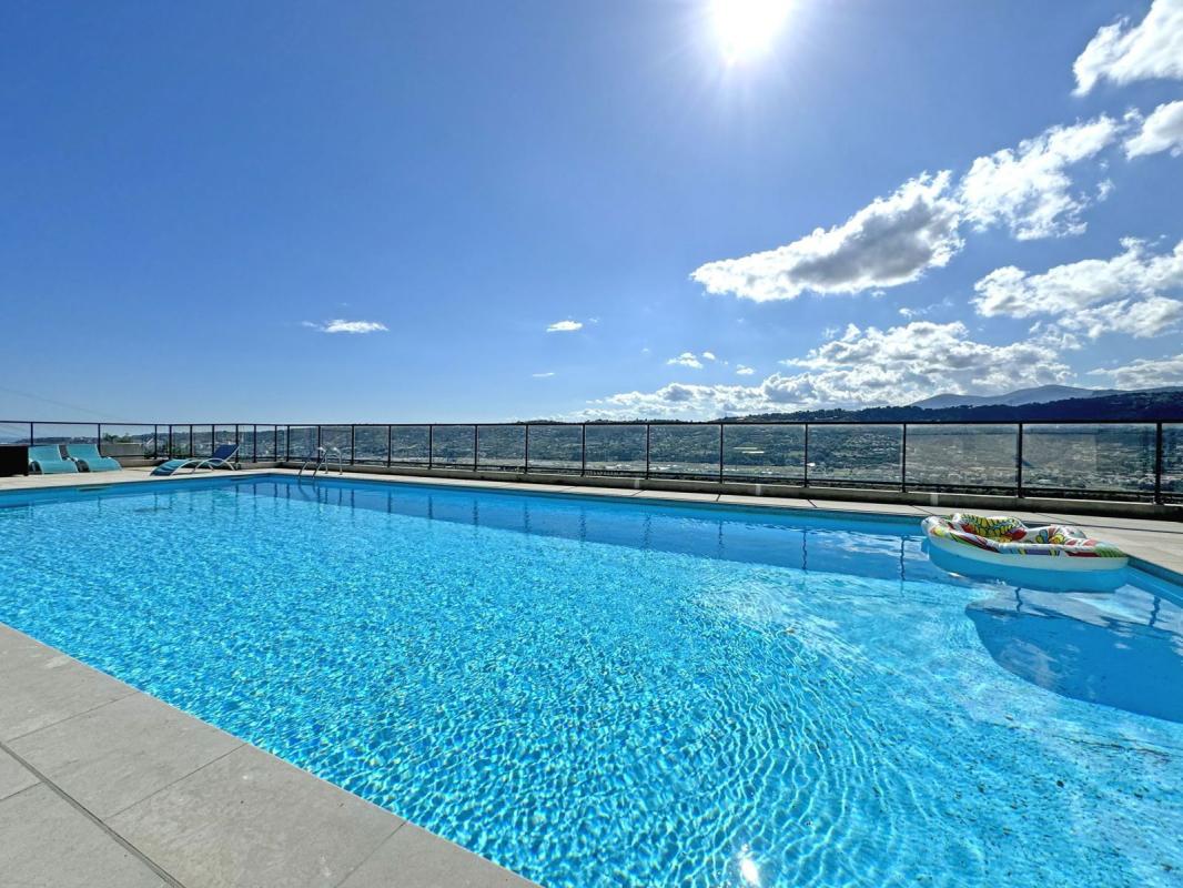 Propriété de Prestige à Vendre à Nice sur la Colline de Crémat
