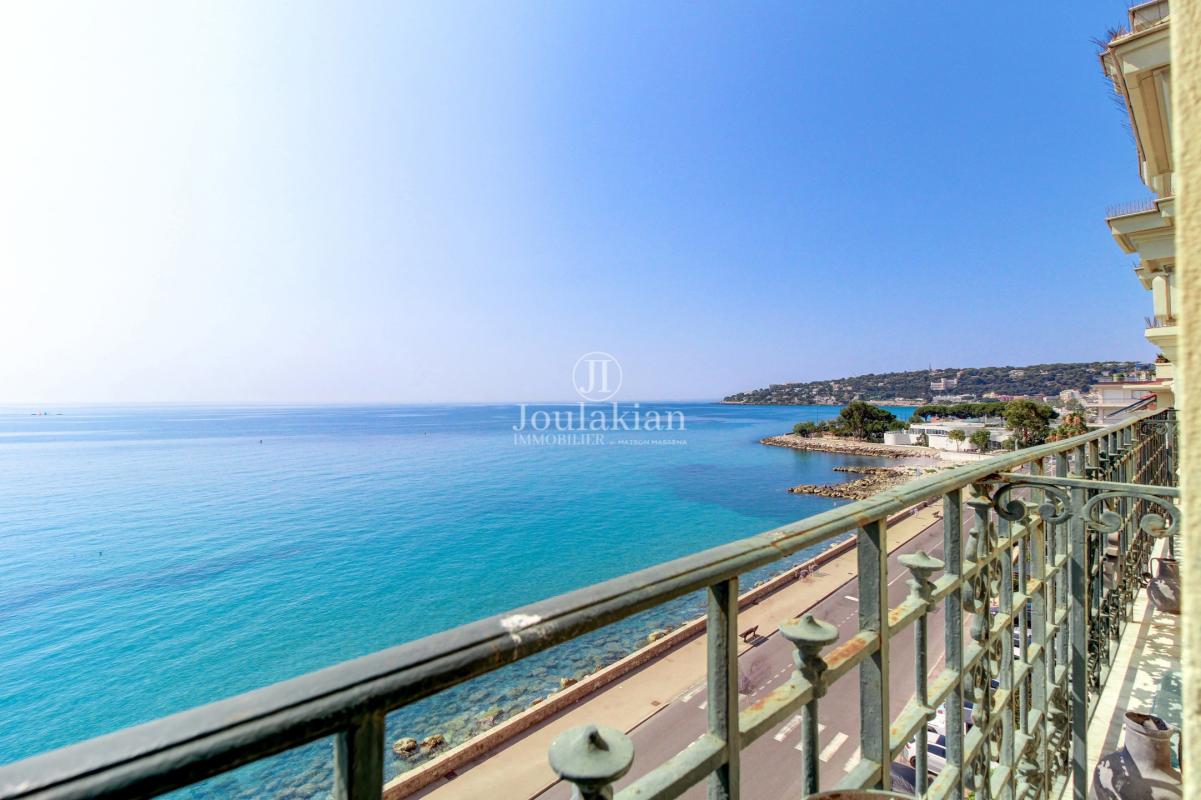 Menton- Appartement 3 pièces Duplex- front de mer