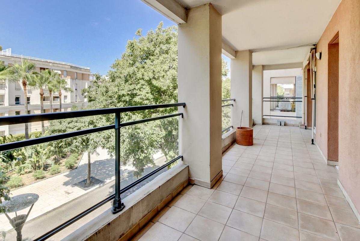 Cagnes sur mer centre: 2 pièces, Terrasse, Parking, Piscine