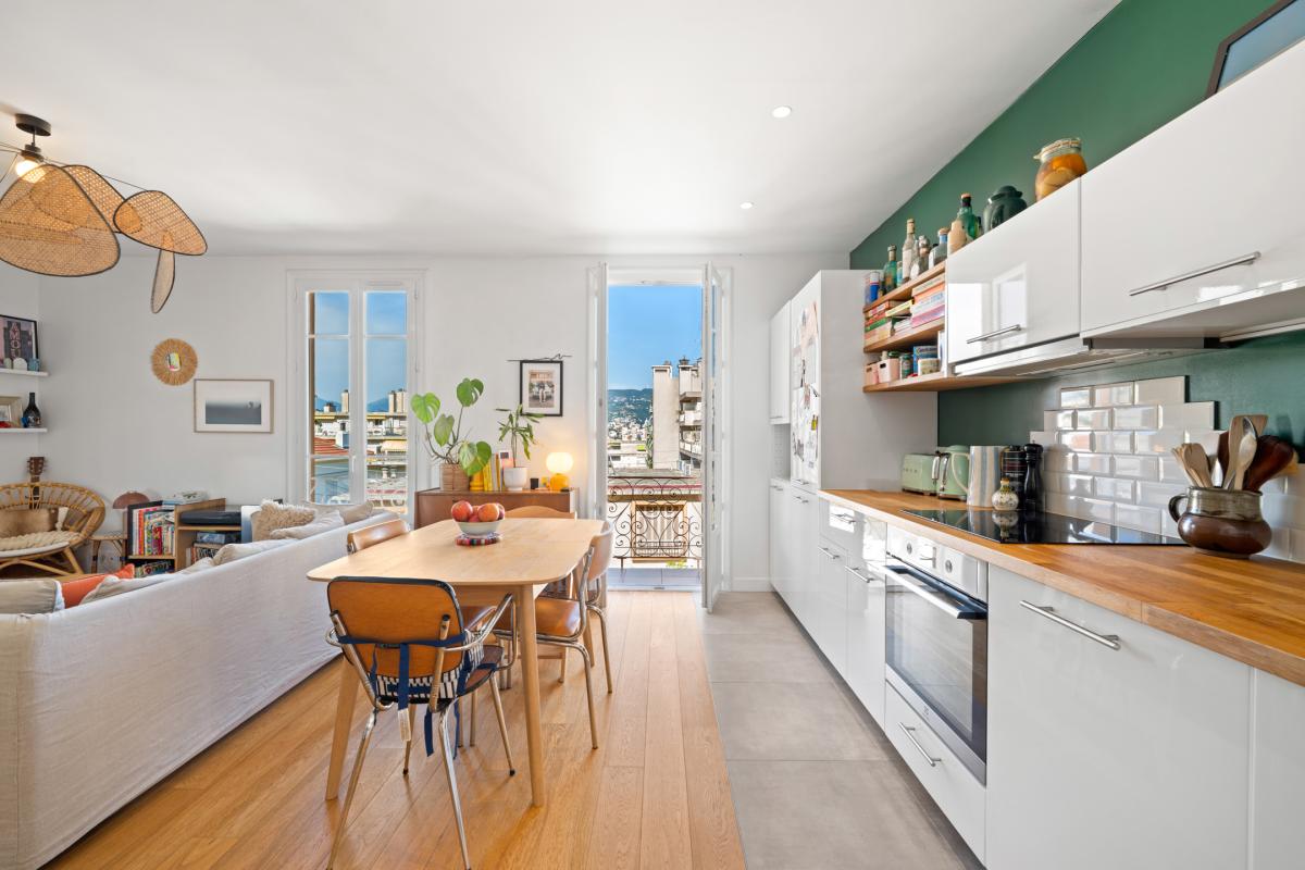 Nice Le Piol/Libération : Duplex de charme au dernier étage