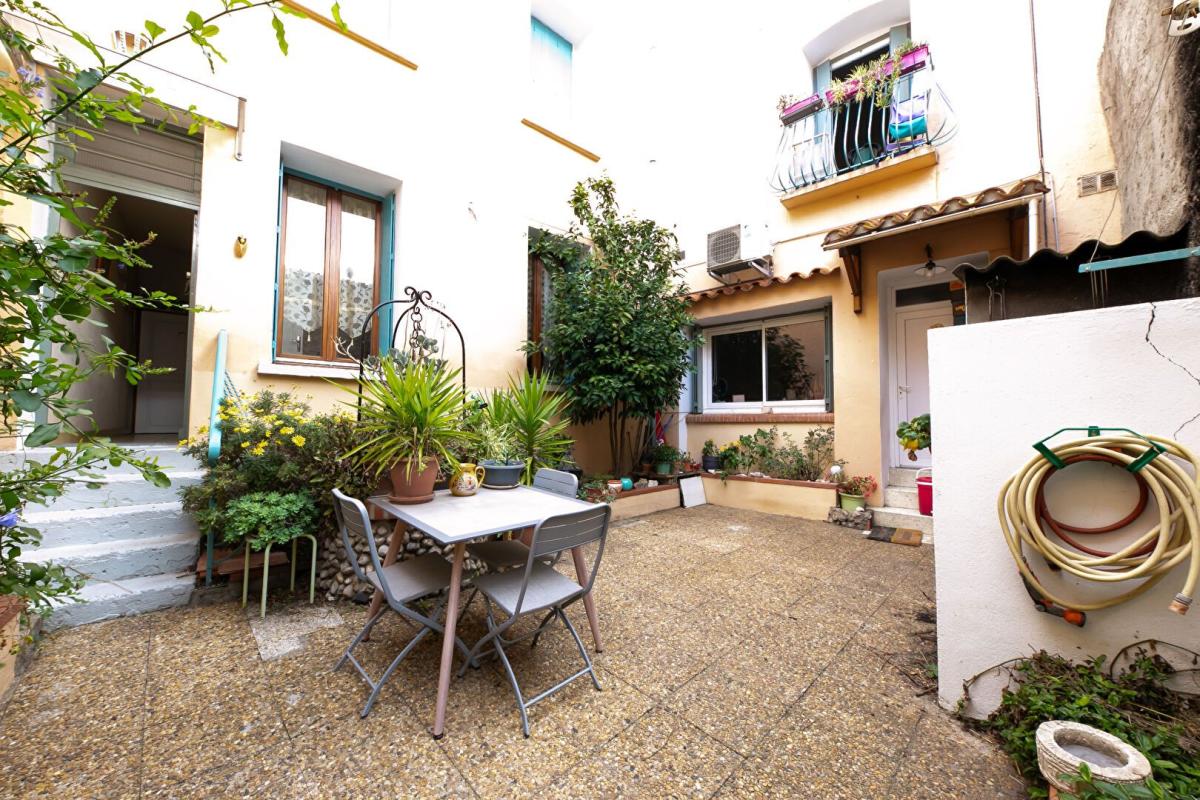 Maison de village avec patio et petite maison indépendante