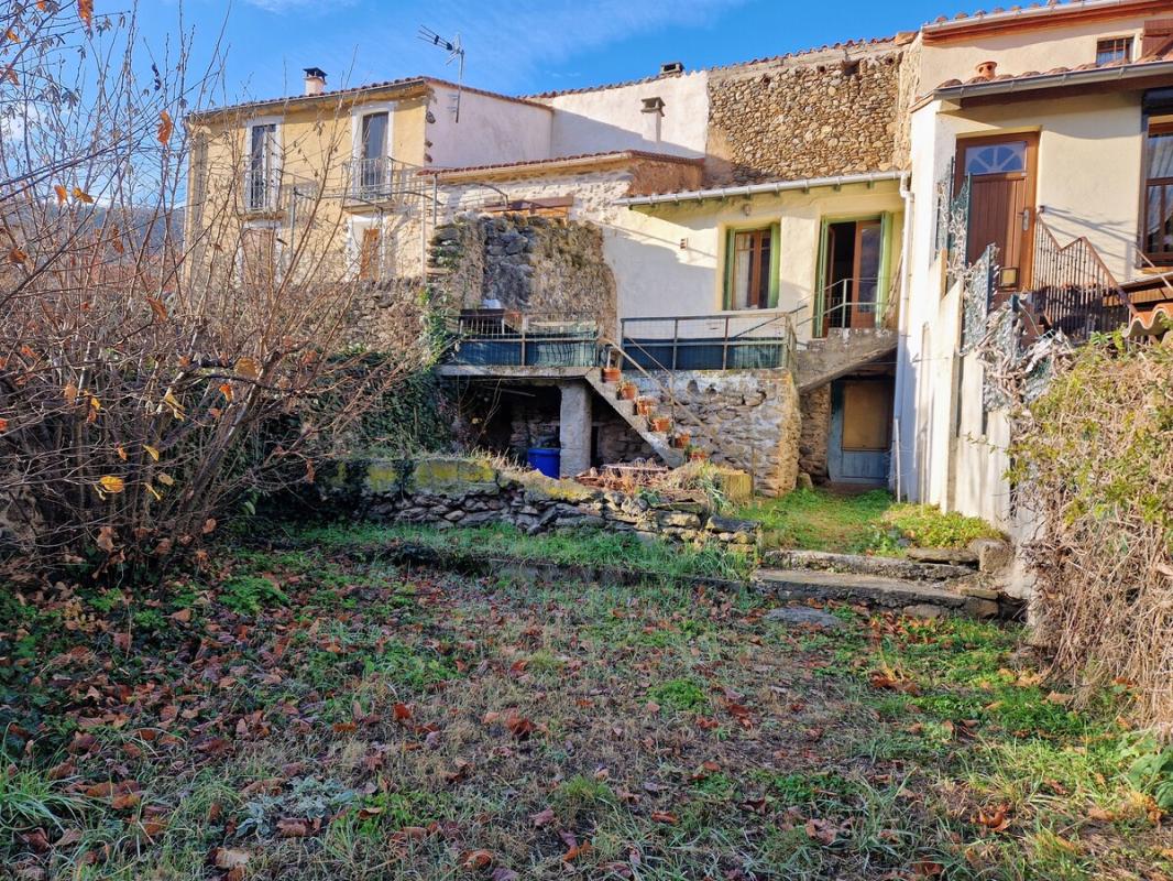 MAISON DE VILLAGE AVEC JARDIN