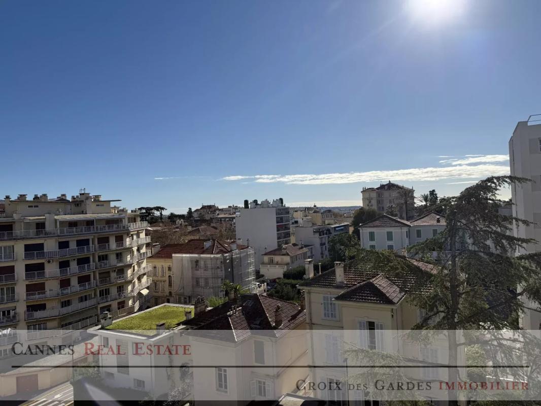 Cannes 3 pièces, étage élevé, au calme, proche centre ville