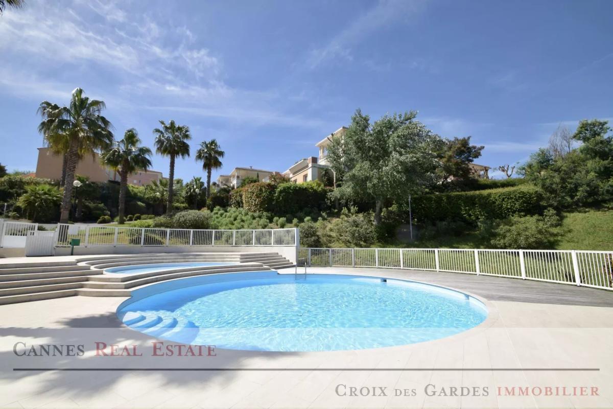 Appartement 4 Pièces – Résidence sécurisée avec parc et piscine