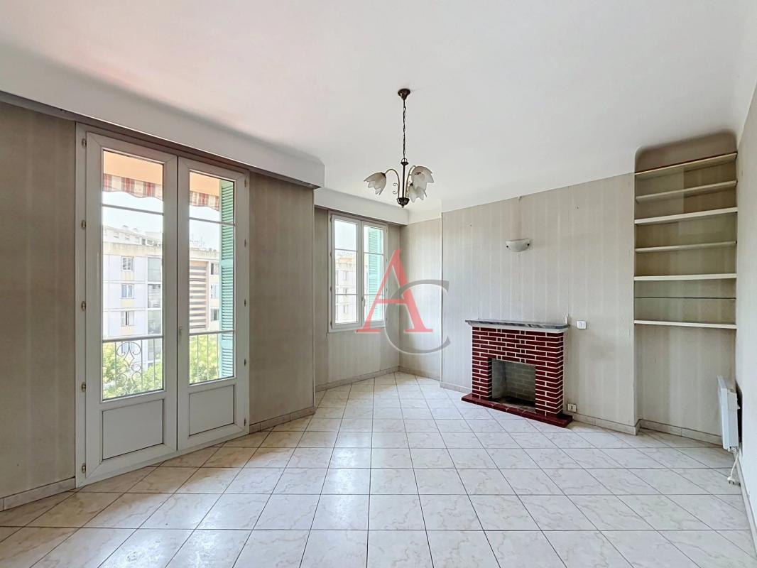 Nice Pasteur, 3 pièces 62 m², dernier étage, cave, parking privé
