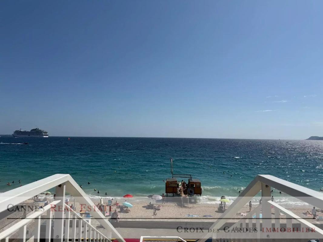CANNES – Exceptionnel 2 pièces en première ligne mer
