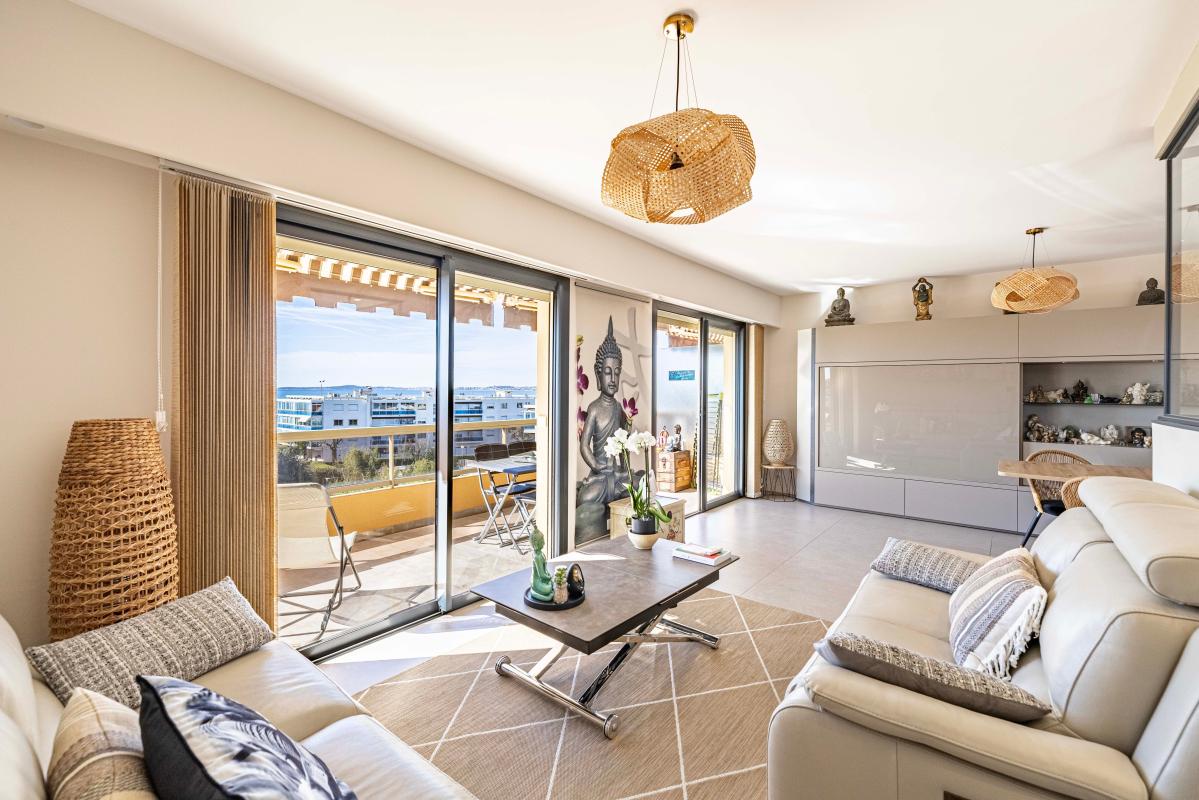 SAINT-LAURENT-DU-VAR Vespins 4P 99m² refait à neuf terrasse caves garage