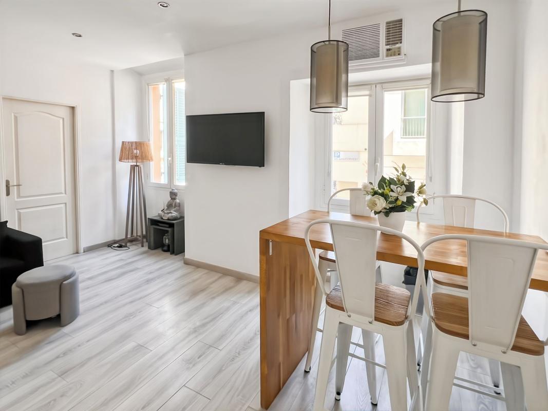 NICE Coulée verte Vieux Nice 2P 31m² très bon état lumineux