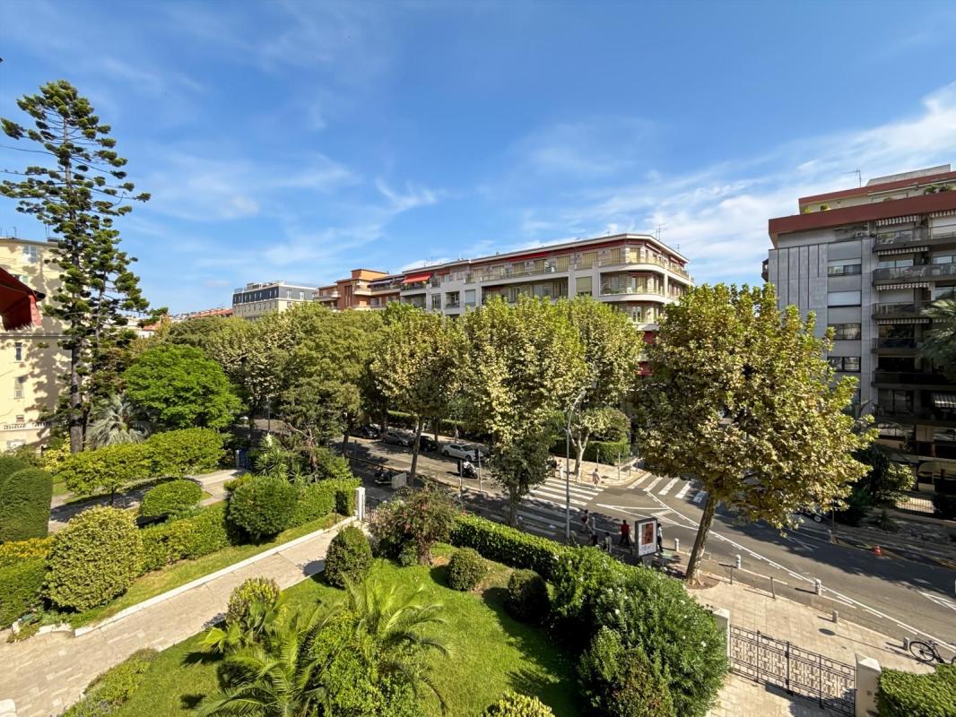 NICE DUBOUCHAGE - 3 pièces 61m² refait à neuf balcon Sud vue dégagée