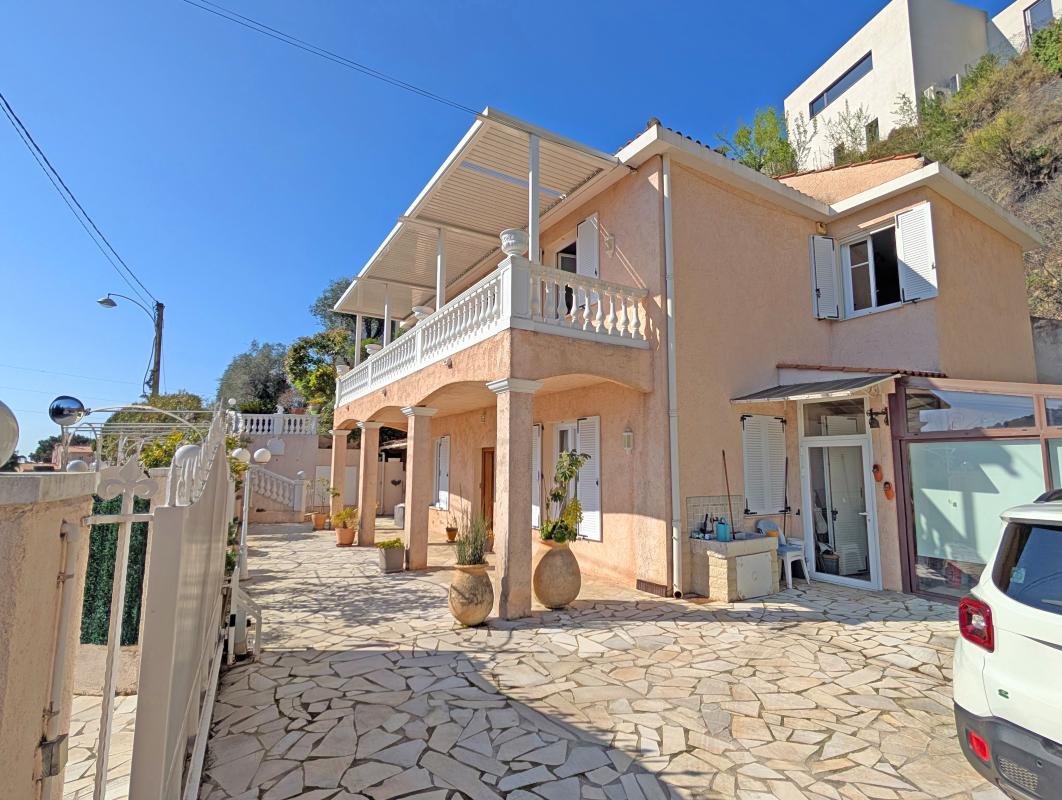 Nice Saint-Pancrace : Villa 4 chambres avec piscine