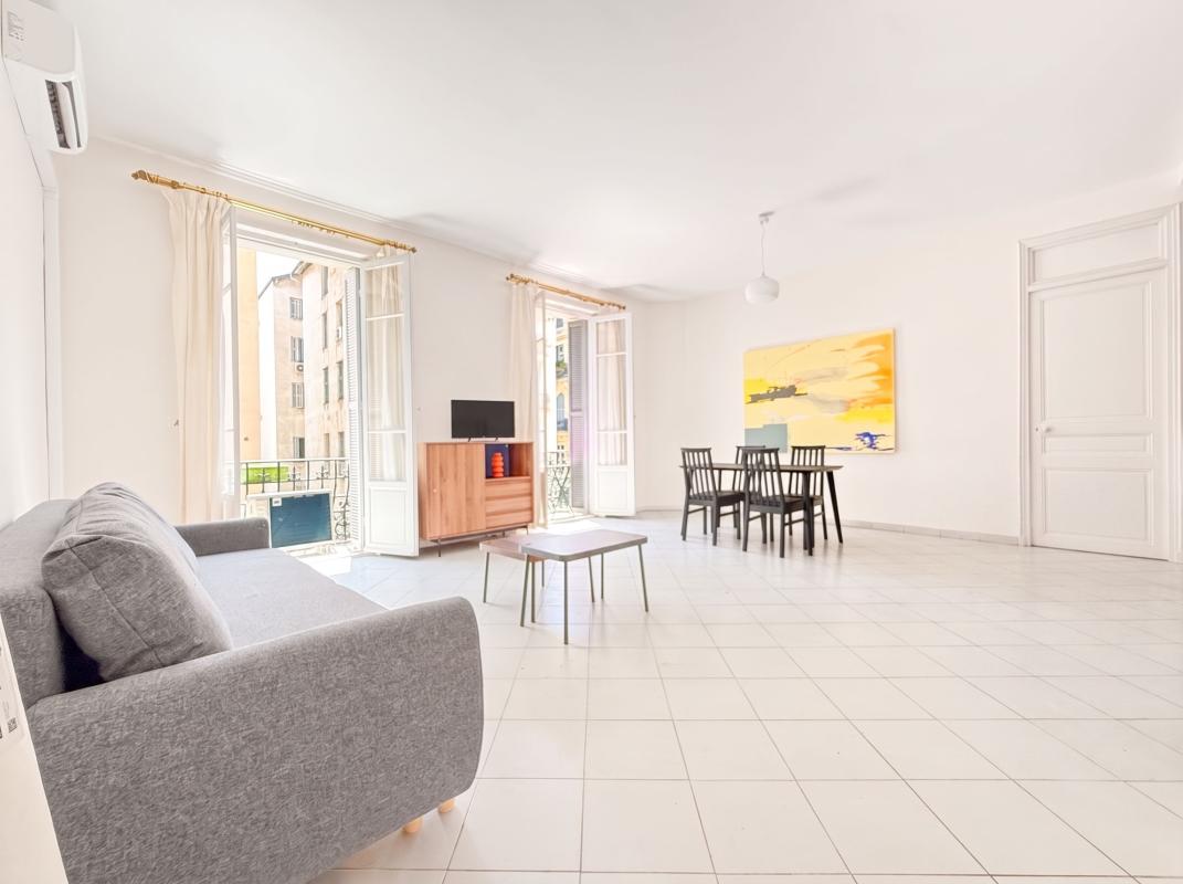 3 PIECES MEUBLE - NICE HYPER CENTRE - RUE MASSINGY - LUMINEUX - BALCON