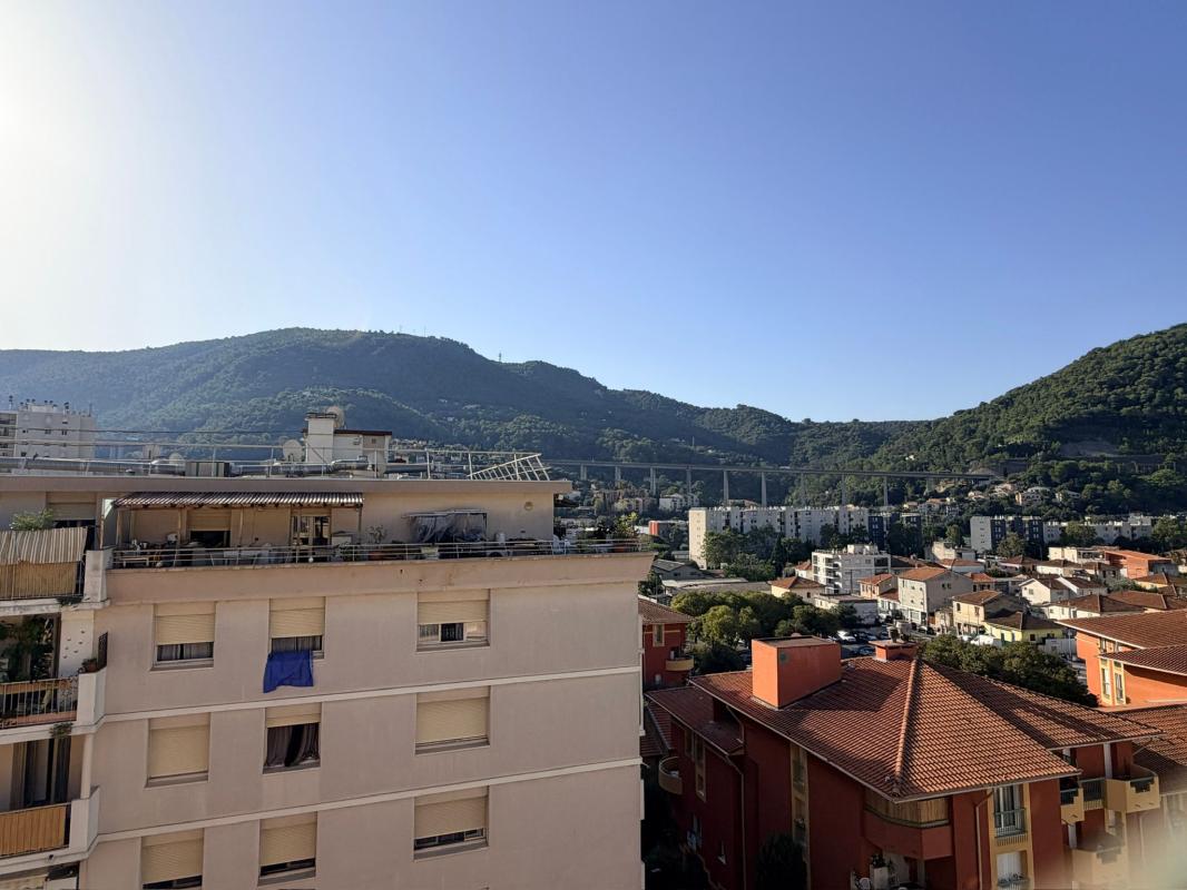 L'ARIANE - T3 DERNIER ETAGE - TERRASSE - CAVE & BOX