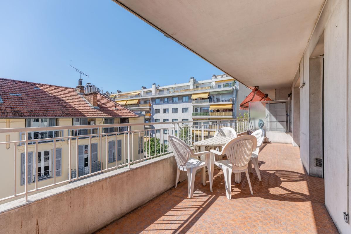 Appartement À Vendre avec cave et garage