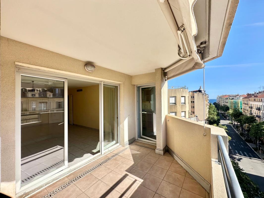 APPARTEMENT 3 PIÈCES - BALCON - 71M2 - GAMBETTA