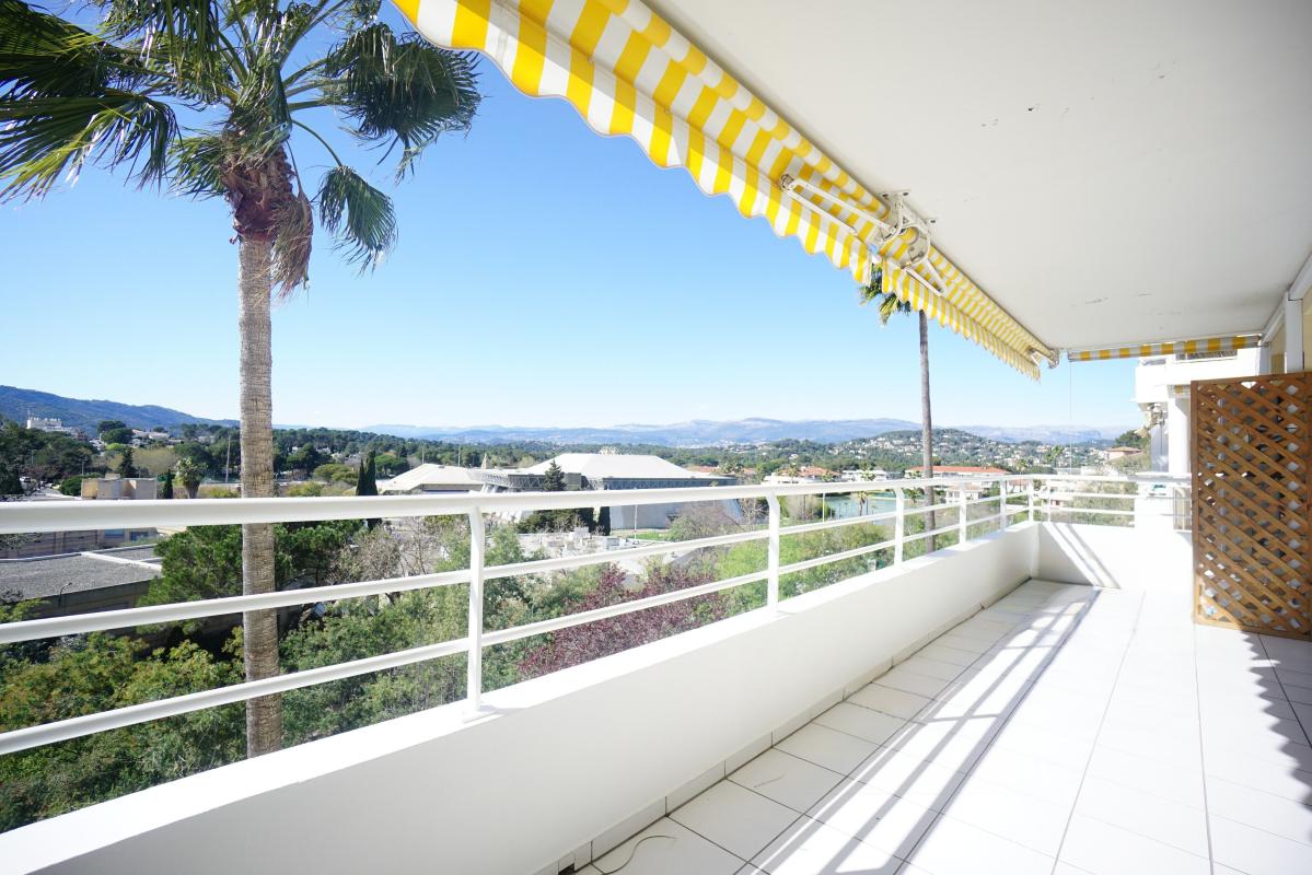 IDEAL POUR FAMILLE - BEAUX VOLUMES - GARAGE - 36m² DE SEJOUR