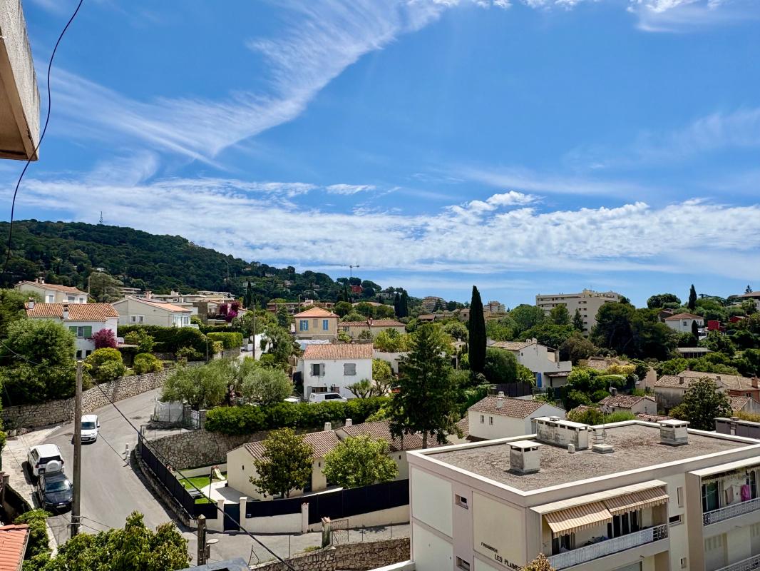 3 PIÈCES SECTEUR RECHERCHÉ ! BELLE VUE DÉGAGÉE !