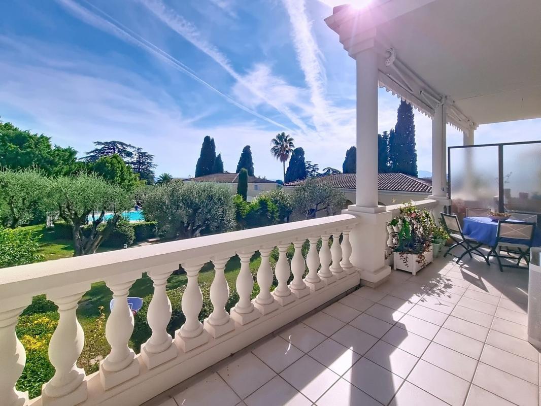 CANNES – QUARTIER OXFORD _ DUPLEX LUMINEUX AVEC TERRASSE _ PISCINE
