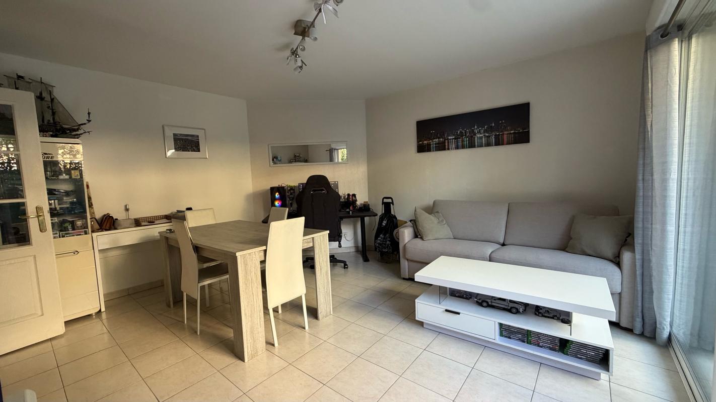 Cagnes-sur-Mer – Un 2 pièces avec terrasse, parking et cave à deux pas du centre-ville