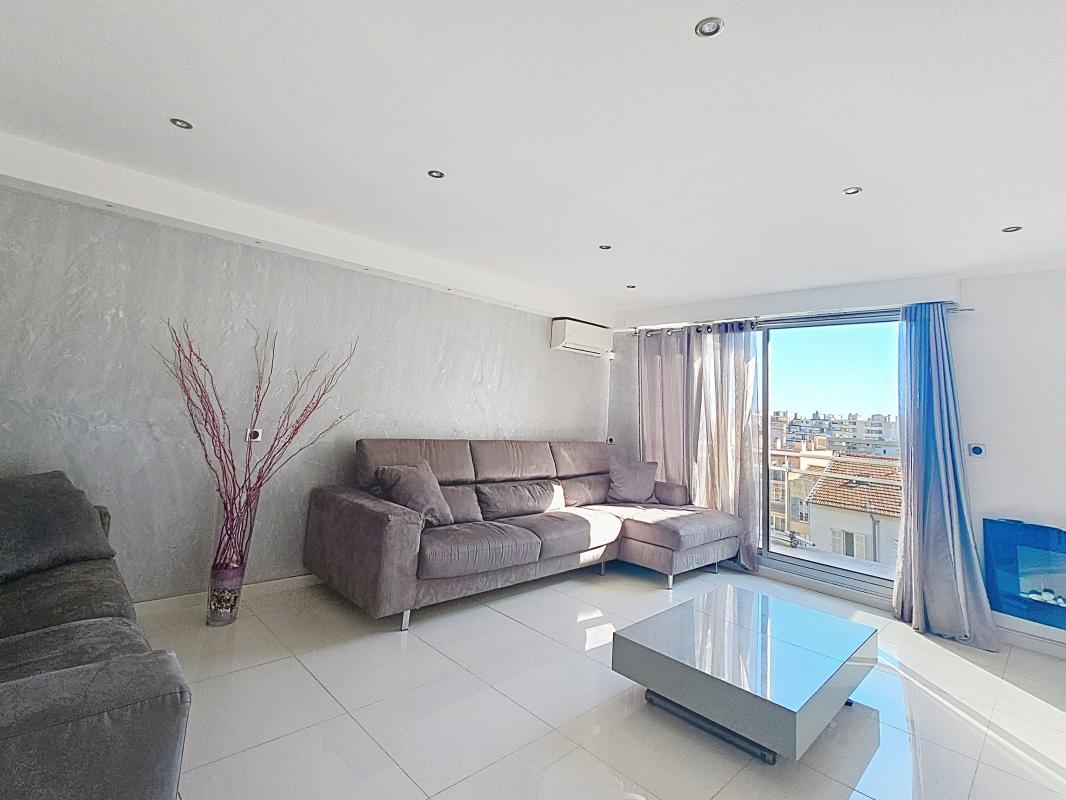 3P 71 m² – Terrasse, Balcon, Box fermé – Juan-les-Pins Centre