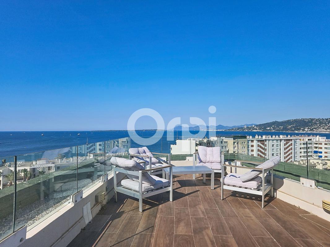 Juan-les-Pins – Penthouse d'Exception en Dernier Étage avec Toit-Terrasse et Vue Mer à Couper le Souffle