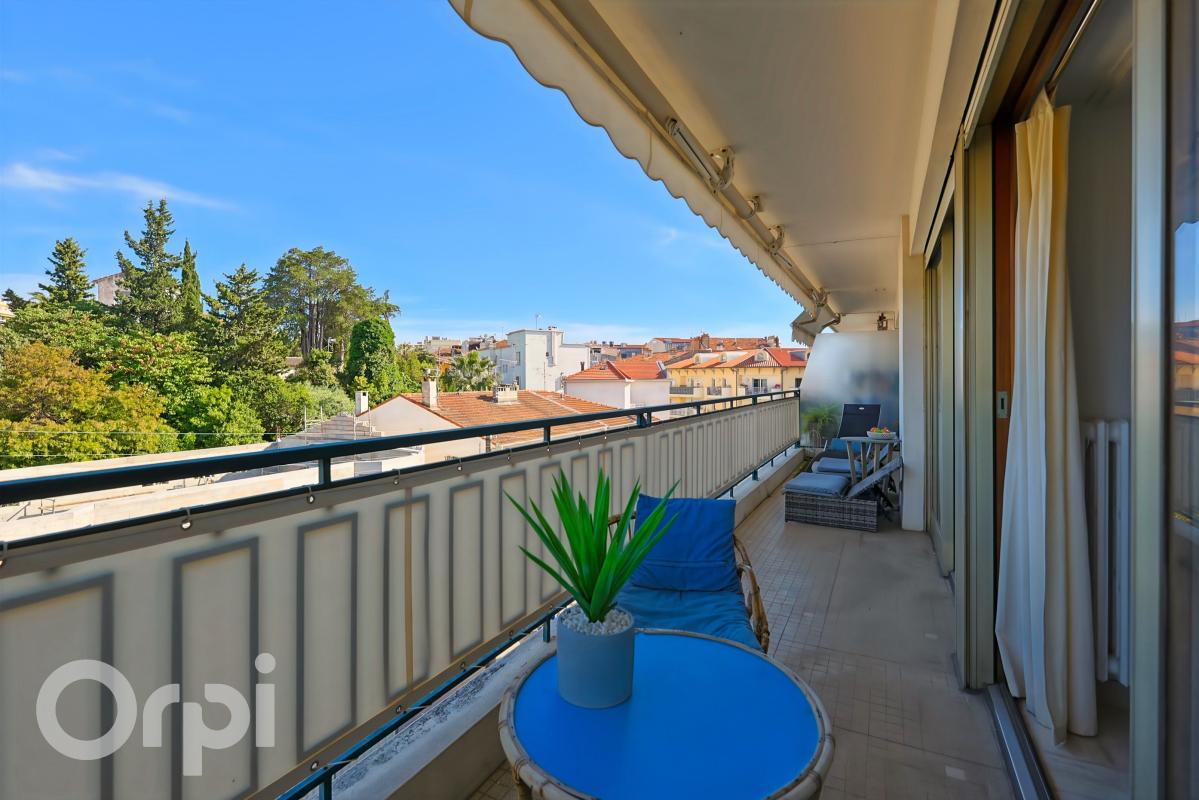 APPARTEMENT 3 PIÈCES - TERRASSE - GARAGE