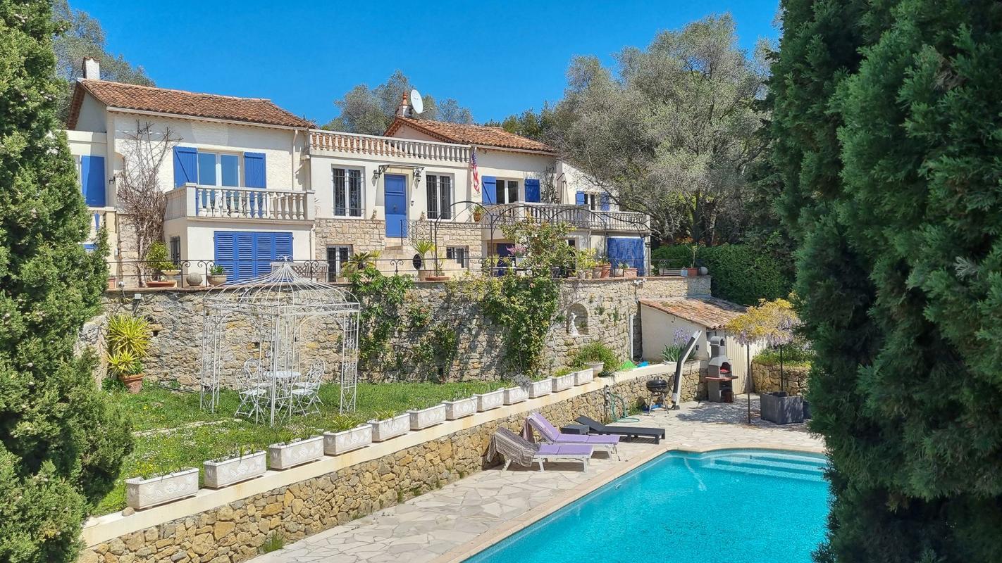 Exceptionnelle Propriété Bourgeoise de 530 m² avec vue mer au Cannet