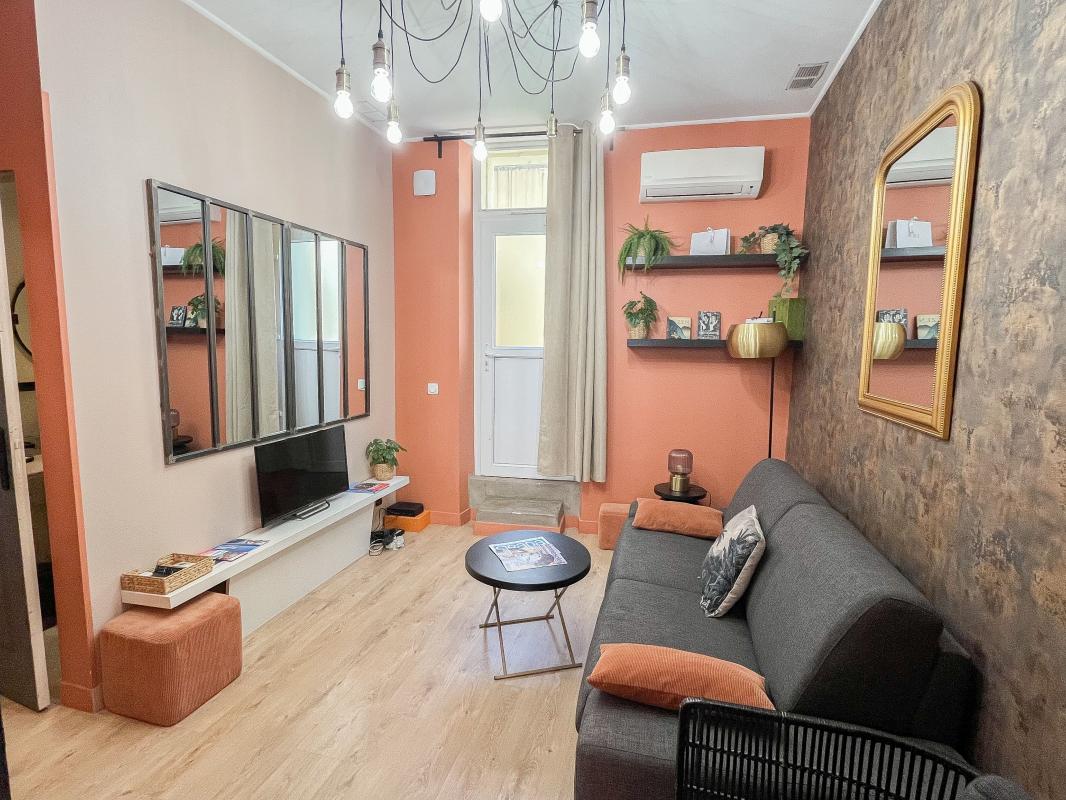 À deux pas du Palais des Festivals – 3 pièces avec patio privé
