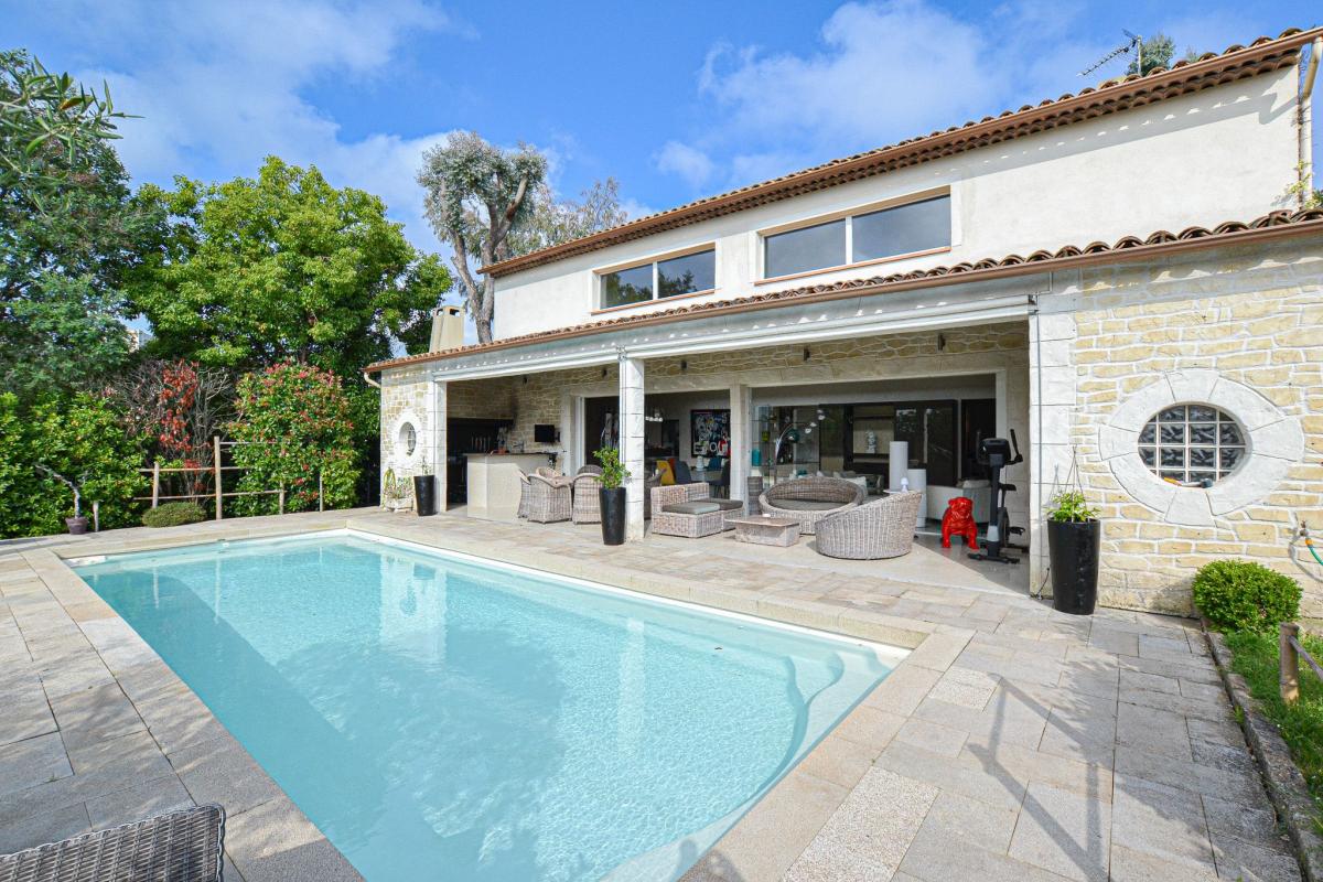 Domaine privée - Villa 5 pièces avec dépendance