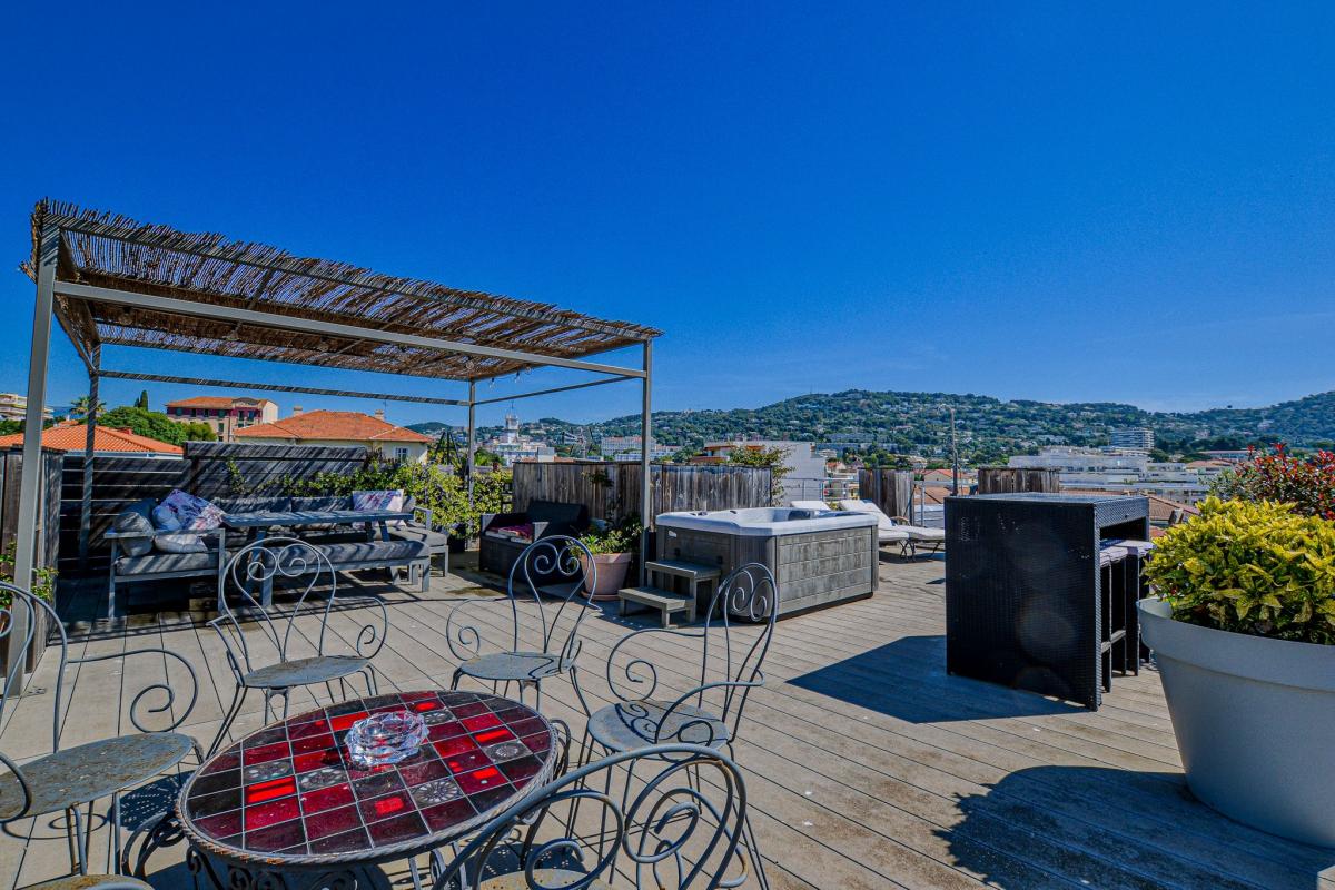 Appartement À Vendre - Superbe 3 pièces, Toit terrasse, en plein coeur de Cannes