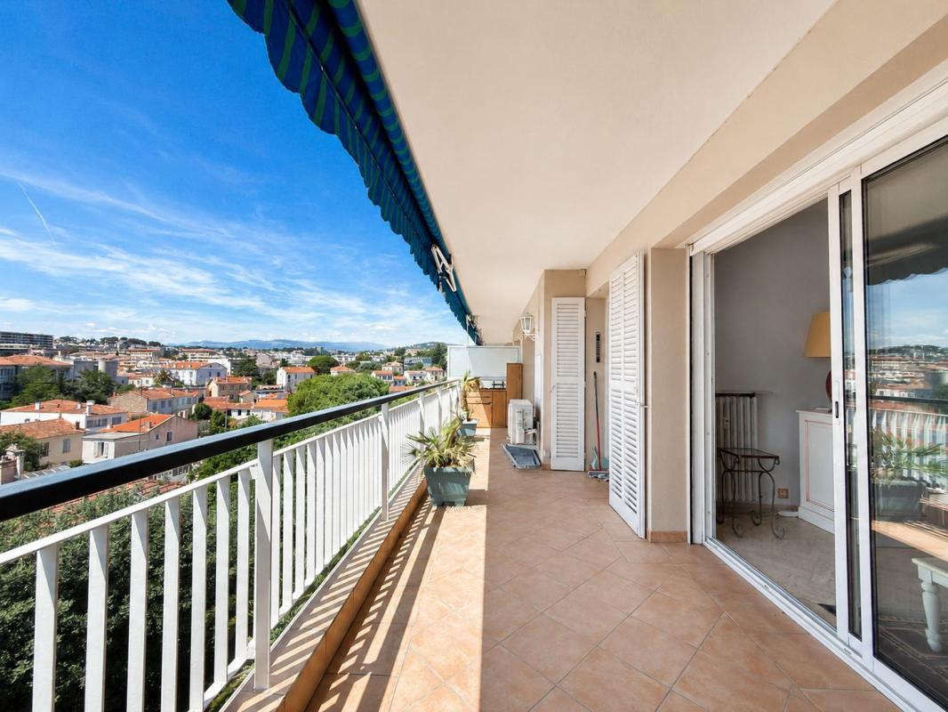Superbe 2 pièces lumineux avec terrasse et aperçu mer