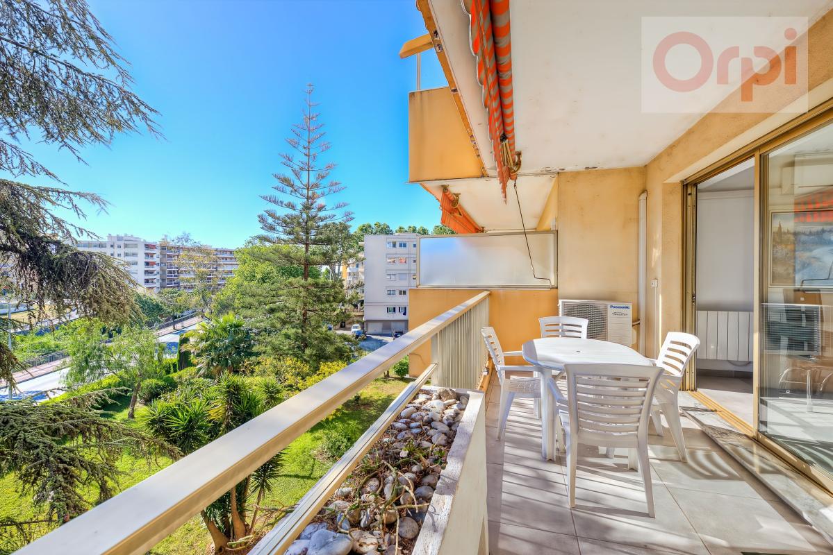 Appartement À Vendre À 500 m de la plage
