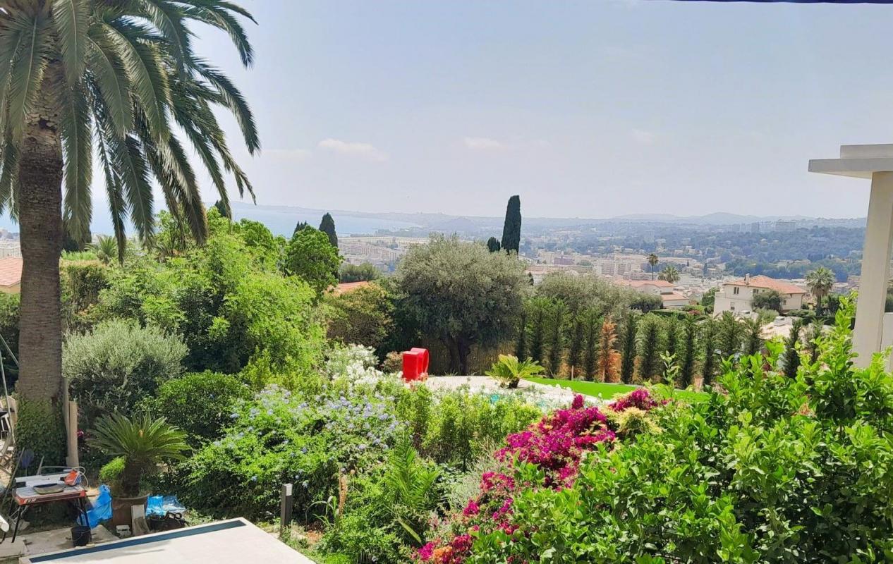 CAGNES SUR MER - LES COLETTES- 3P HAUT DE MAISON