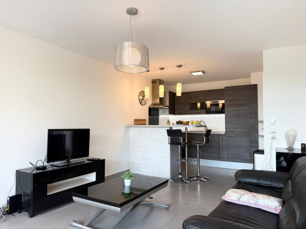 2 pièces dans une résidence récente avec terrasse & piscine (garage en sus)– Nice Ouest