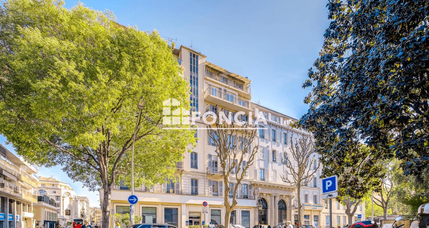 A VENDRE NICE DUBOUCHAGE NICE ETOILE 2P - 39 m² - AVANT DERNIER ETAGE AVEC BALCON
