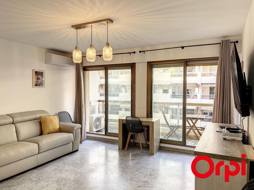 MENTON, QUARTIER CENTENAIRE : STUDIO DE 24 M2 AVEC TERRASSE EN CENTRE VILLE
